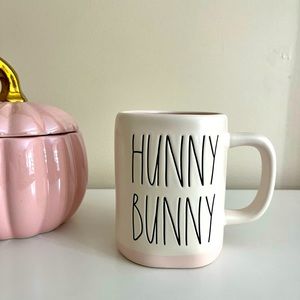 Rae Dunn hunny bunny mug
